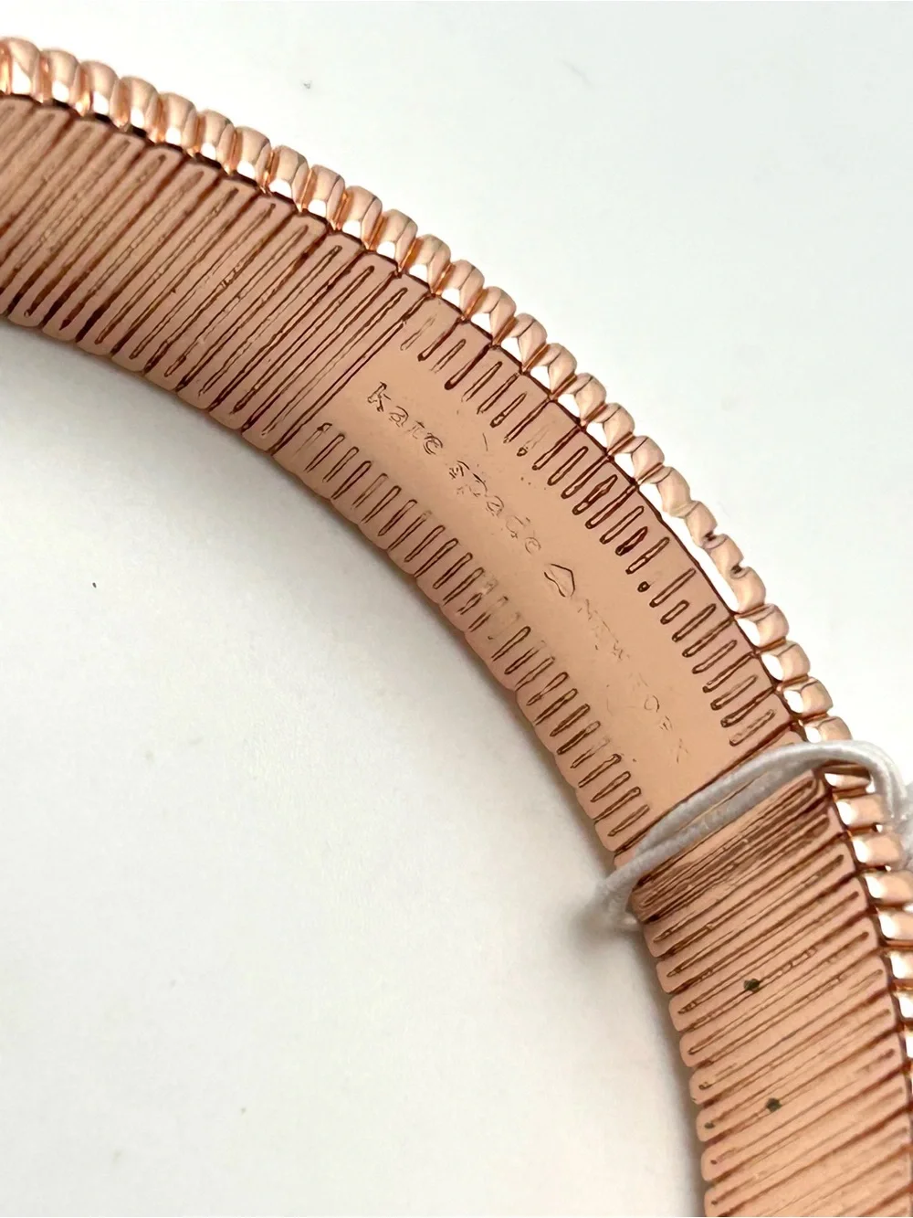 Kate Spade All Wrapped Up Rose Gold Hinged Bangle Bracelet NWT - Picture 3 of 5